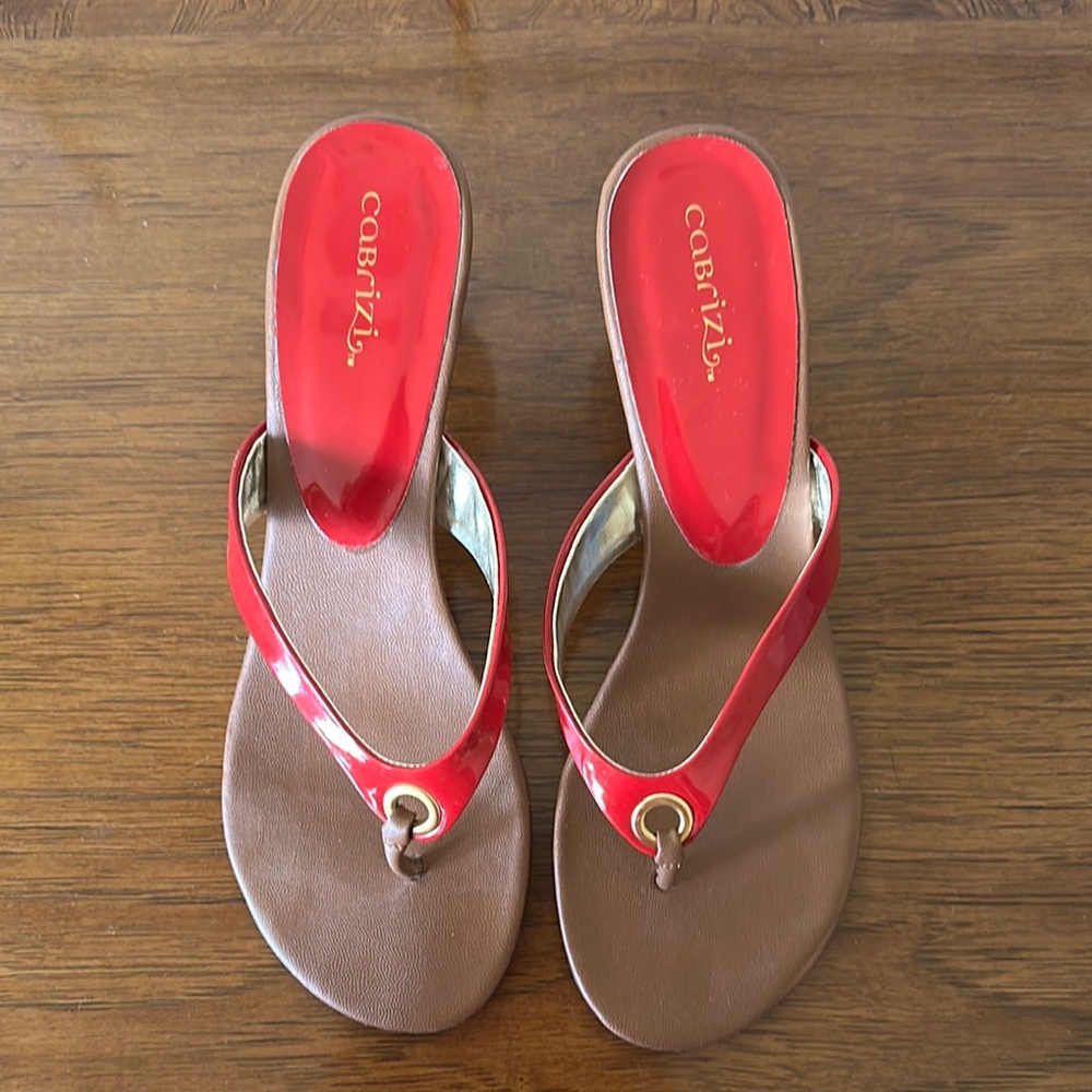 Cabrizi Ashley Red Patton Sandals with Minimalist Design EUC Size 9